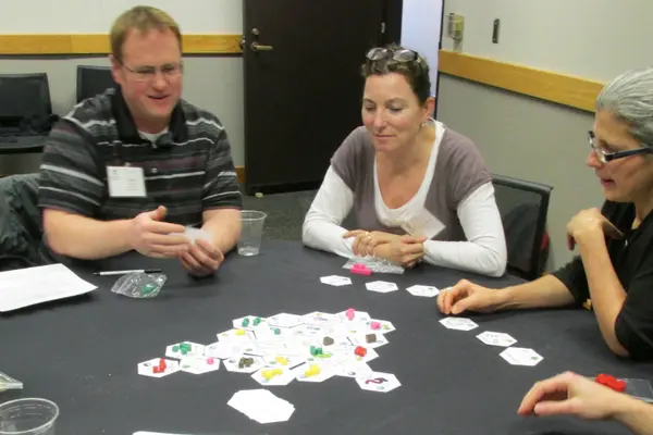 Teachers play Tiny Oligotrophic game